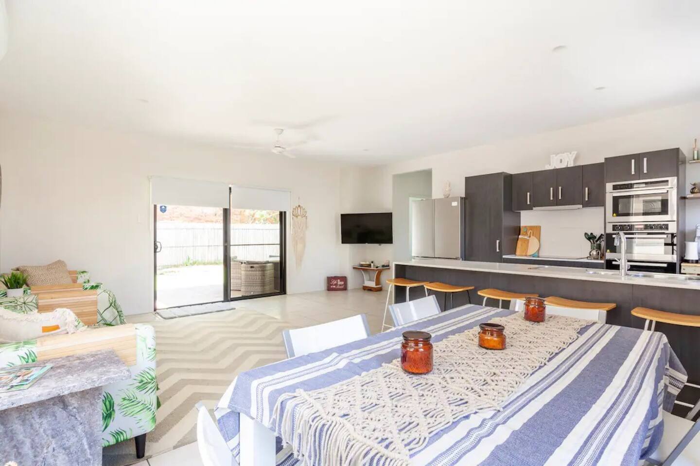 b9aa9cd8-d432-4314-99fd-0427e8a4e46e