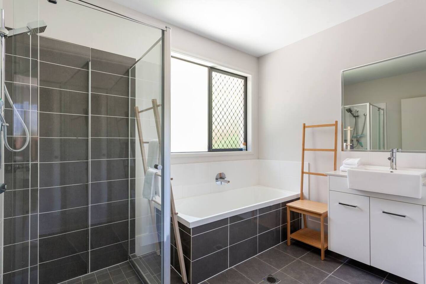 d429ca91-12be-416f-84a1-0192b543960e